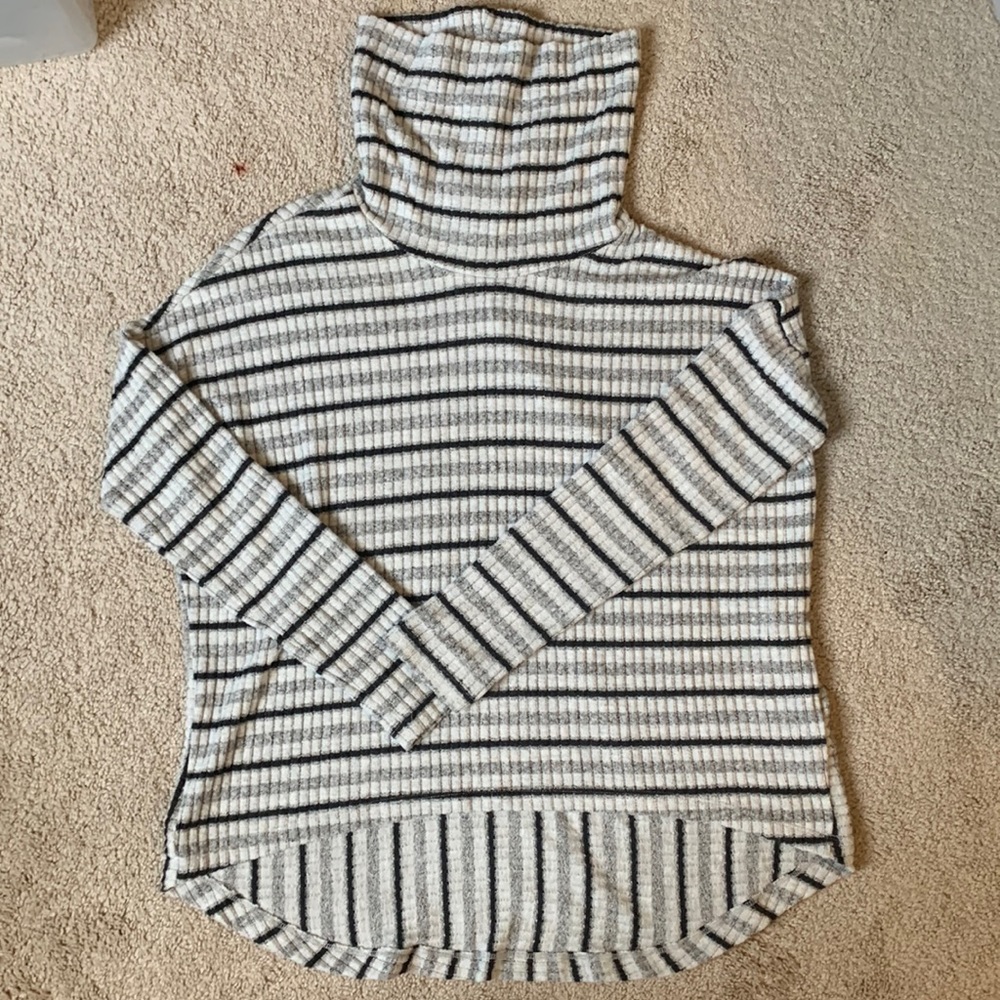 Anthropologie black and white striped turtleneck size small
